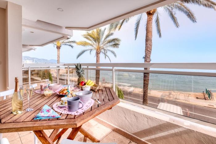 Rives dAzur Apt - Happy Rentals