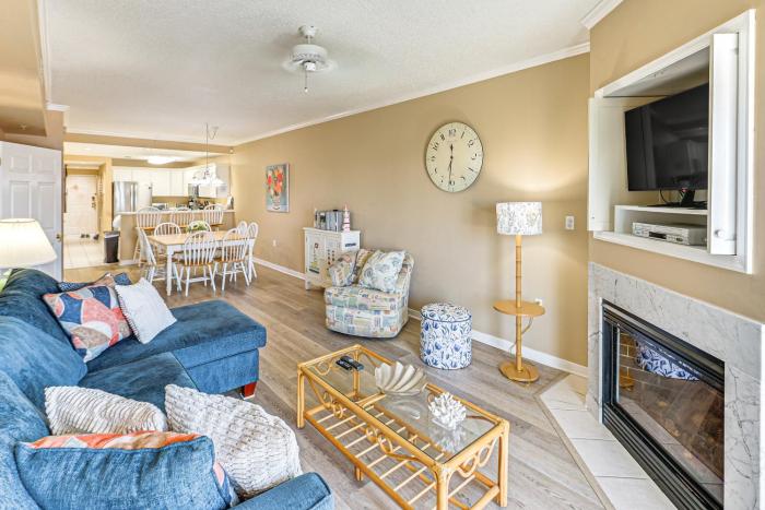 Steps to Beach Ocean City Getaway with Pool Access!