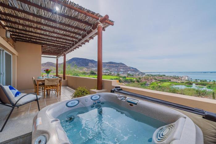 Exclusive 3BR Villa in Puerta Cortés with Jacuzzi, Golf Cart | 18C