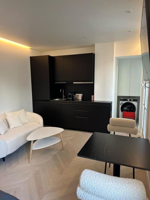 Luxury Apartment Champ de Mars Eiffel Tower