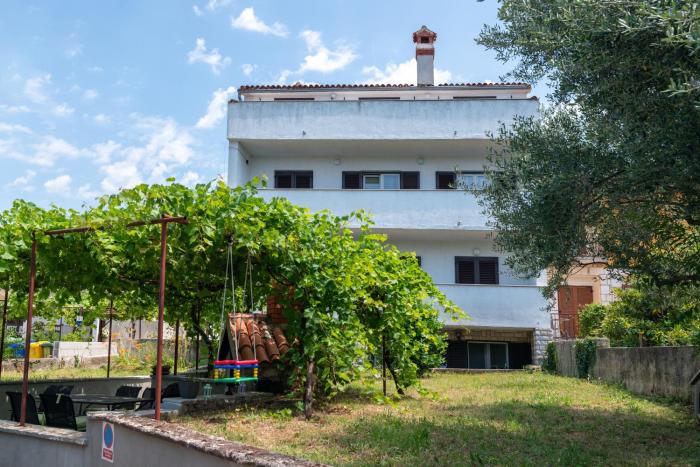 Apartments with parking space Rovinjsko Selo, Rovinj - 24651