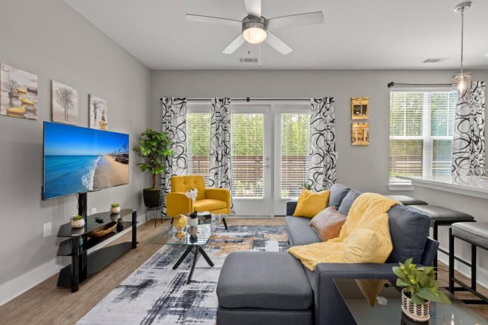 1 Bed Self Check-in pool Gym 30 plus Day Stays