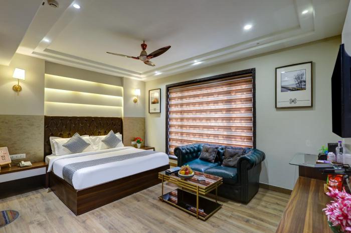 Hotel Oak Plaza Near Connaught Place & New Delhi Railway Station