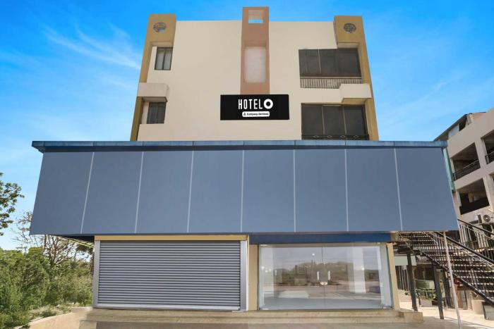 Hotel O Ambawadi Bus Terminal Near Ahmedabad Airport