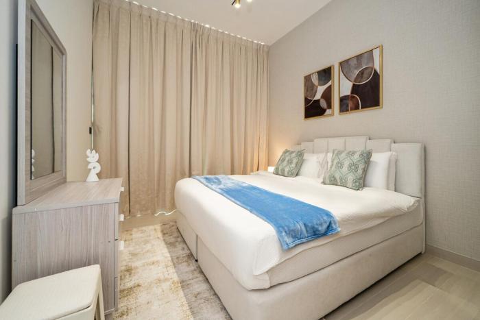 Luxury 1BR Apt Binghatti Amber Prime Location