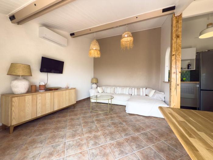 LInoubliable, Mazet climatisé pour 8 personnes avec tennis et piscine collective à Valcros, La Londes-Les-Maures