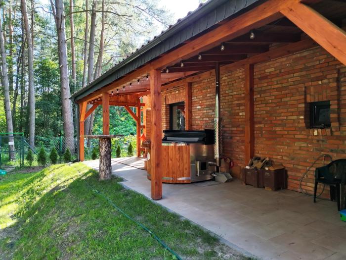 Ceglany Domek z jacuzzi, nad jeziorem, przy lesie