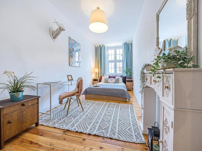 LTS RENT Comfortable OLD TOWN & ART, Three Rooms