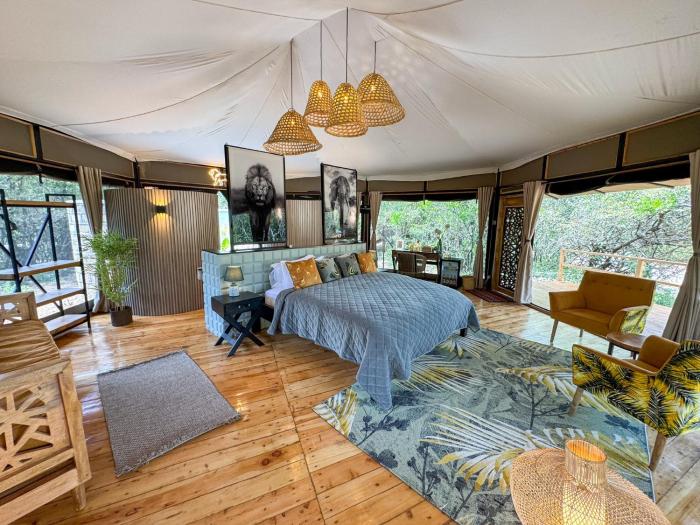 Olkinyei Mara Tented Camp