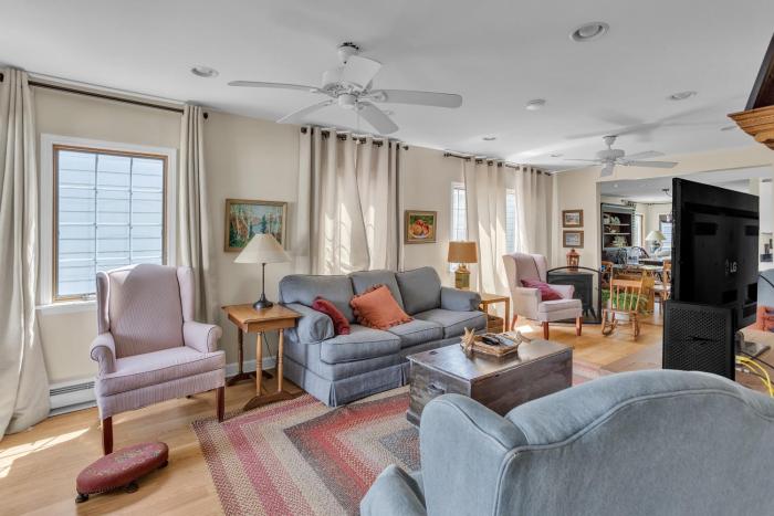 Home Port - Spacious Retreat in Prime Location home
