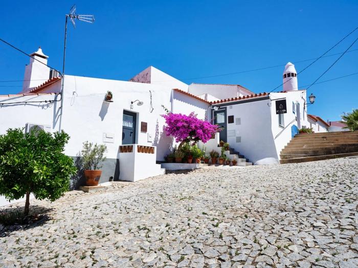 Casa do Largo - Casas da Amieira