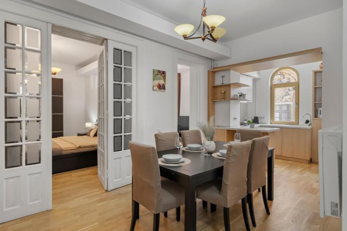 Central Charm by Victoriei