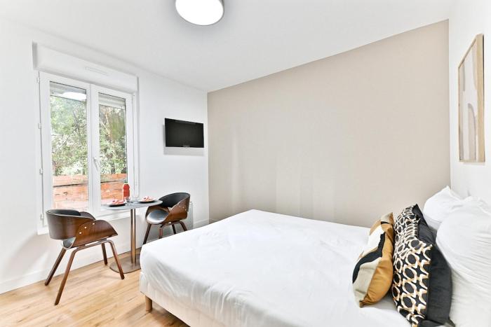 Petit studio paisible en région parisienne -IV