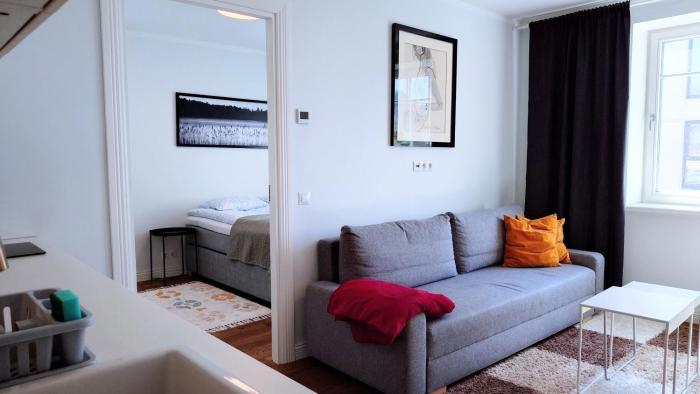 Charming 1 BR in Superb Location Free parking