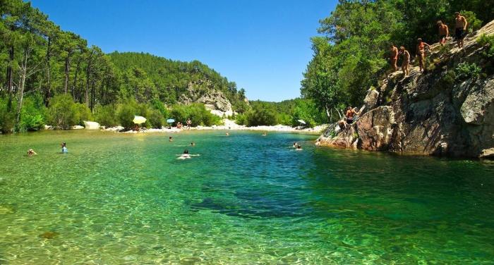 Villa de charme au bord des piscines naturelles