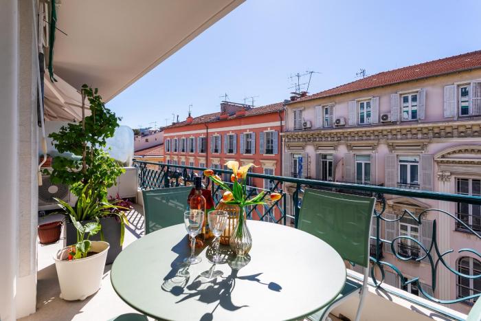 LE LAFAYETTE AP4410 By Riviera Holiday Homes