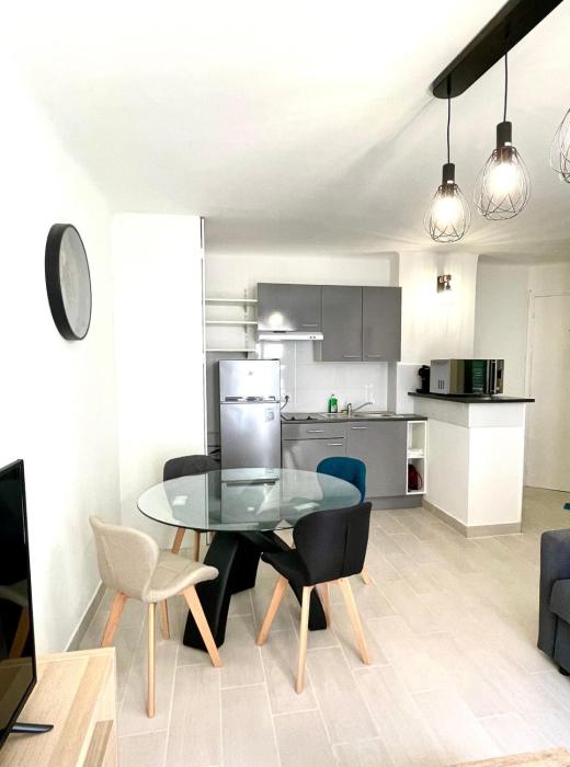 T2 Bleu Mer - Centre ville , Climatisé , 5 min de la plage et à 250m de la gare