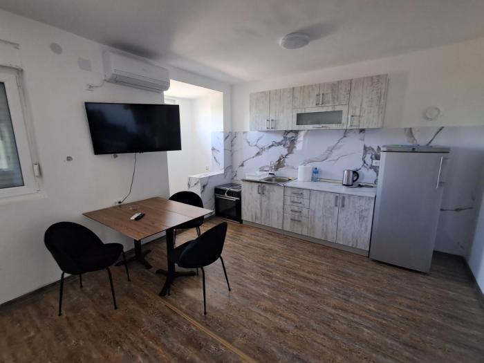 Apartman Oaza mira-Titova vila-Ergela Karadjordjevo