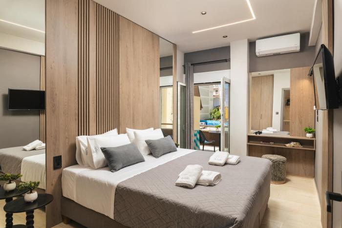 ES Apartments ARION-Luxury King Bed-Sleeps 4-City Center