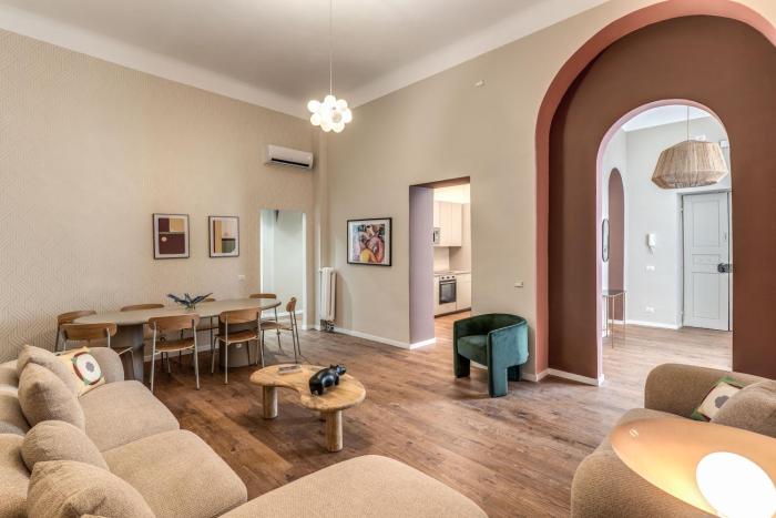 DOWNTOWN SRL - The Great Court and The Great Chill