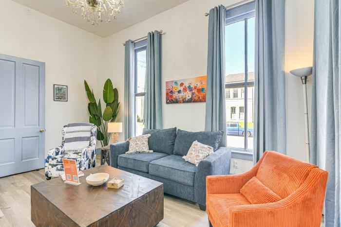 1 Mi to Pleasure Pier Golden-Age Getaway!