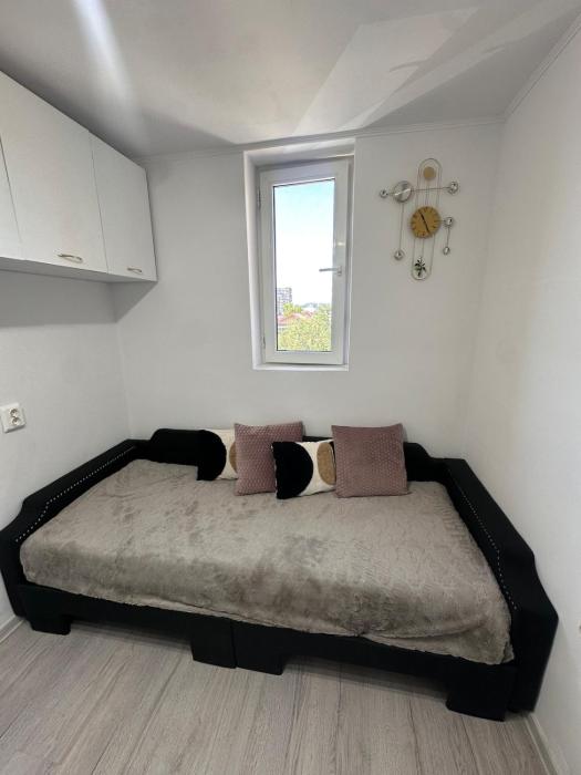 Studio cochet, aproape de centru