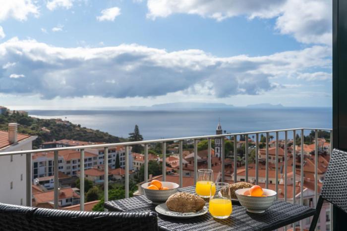 Alta Vista Caniço by An Island Apart