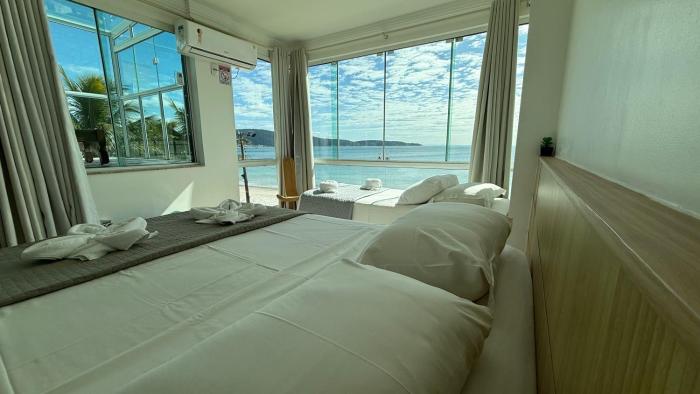 Triplex pé na areia