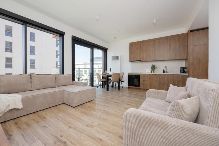 Towarowa Towers Apartment by Solarento