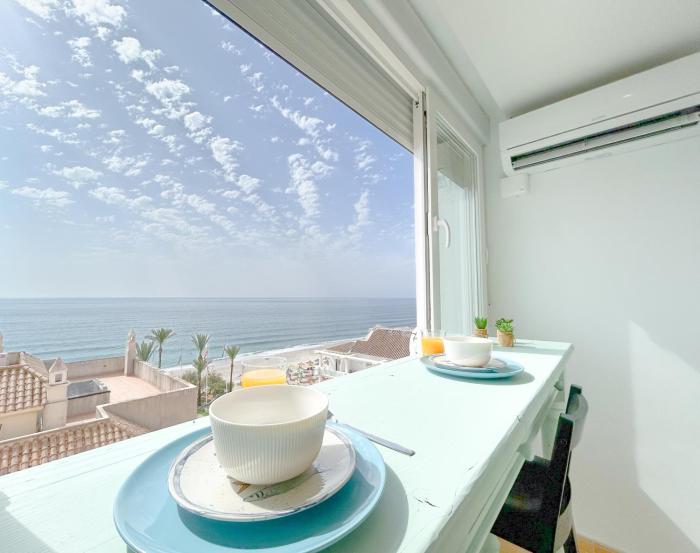 Modern appartment with sea views in Sabinillas