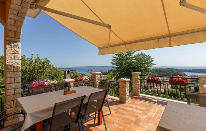 1 Bedroom Gorgeous Apartment In Palit