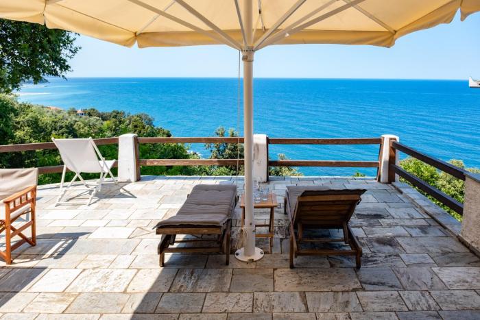 Hideaway in Damouchari with private access to sea ANNAs HORIZON