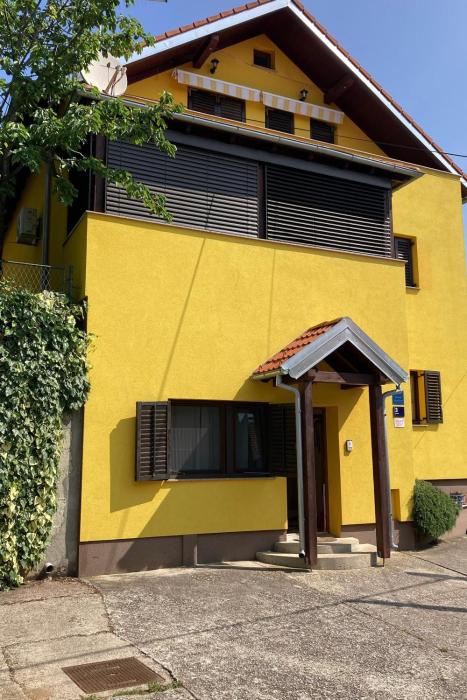 Apartments with parking space Zagreb - 24661