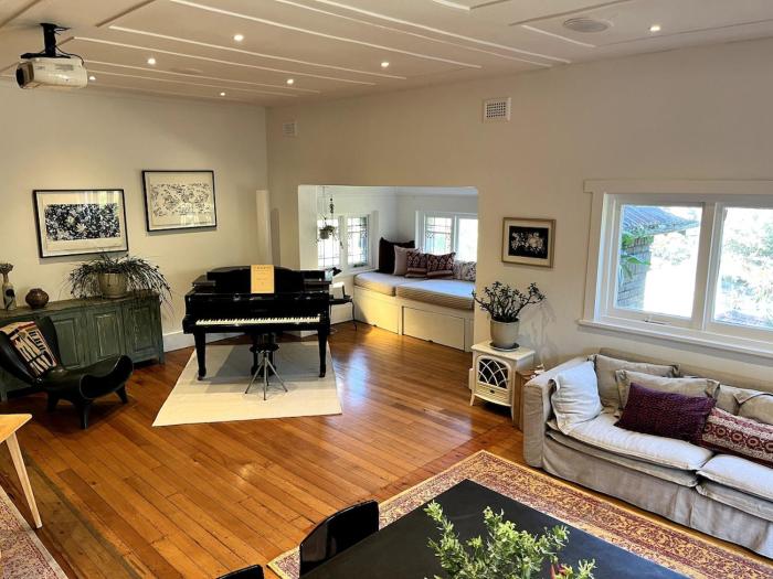 Spacious Beachside Apartment