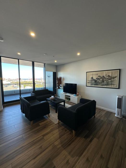 Eastern Suburbs APT near Beach and Shopping mall