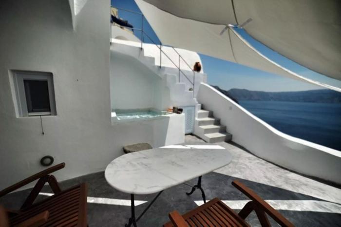 Villa Felicitous Oia Santorini Caldera Views Outdoor Hot Tub Sleeps 3