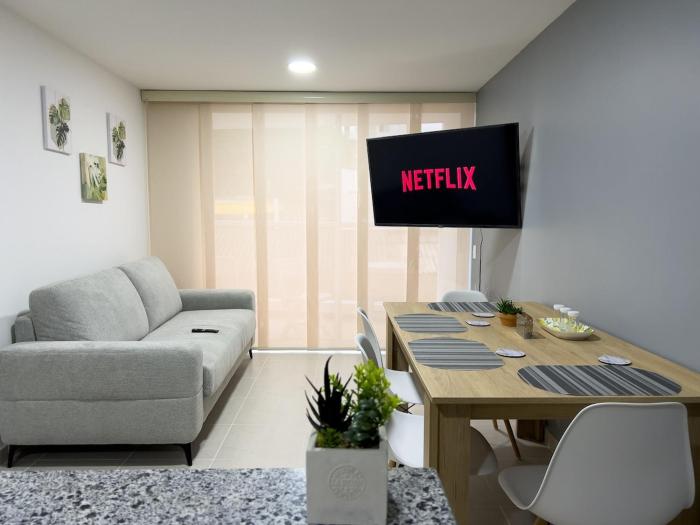 Comodo 2 cuartos AC y piscina