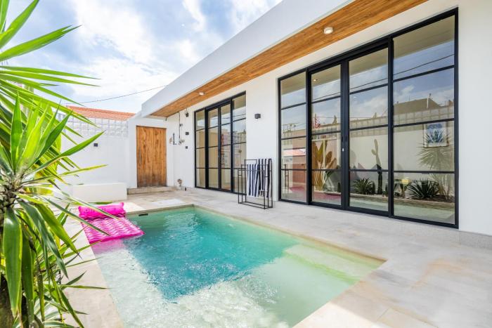 Stylish Villa Klio Pererenan By OriVista