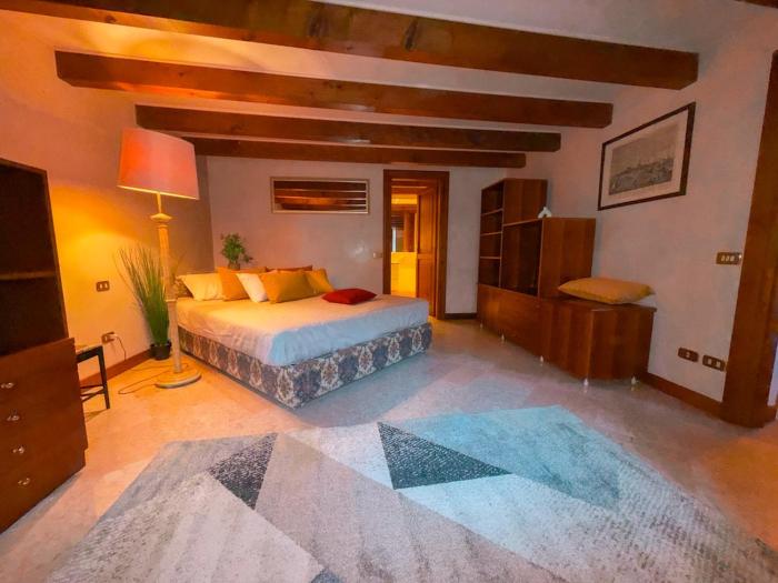 At Ponte Pietra with garden and parking