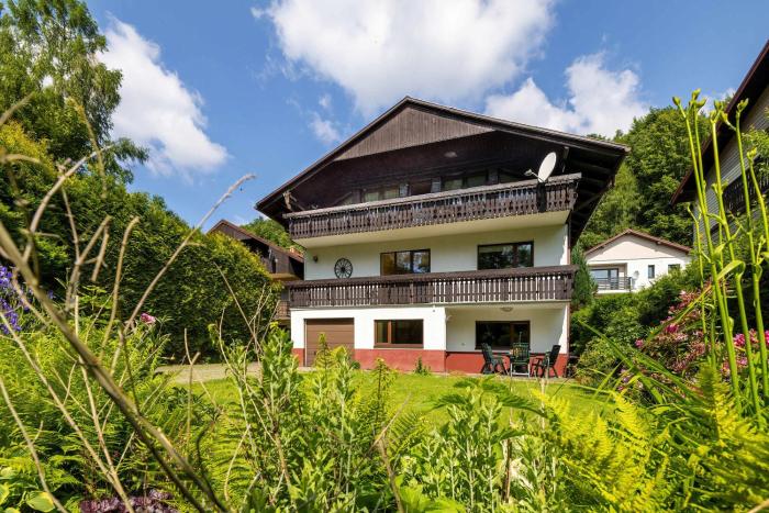 Bystra Unique House in the Mountains with Terrace, Garden & Parking by Noclegi Renters