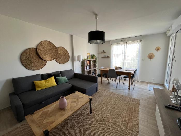 Charmant appartement ensoleillé-Terrasse - PARKING Gratuit - Isle sur la Sorgue