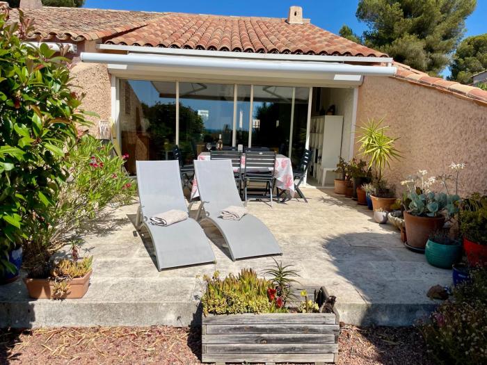 Provenzalisches Haus Les Lauriers Roses - Garten mit Meerblick und Gemeinschaftspool by Riviera HomeLife