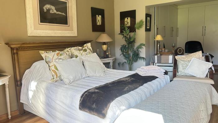 Artzys Garden View 1km to Olivedale Clinic