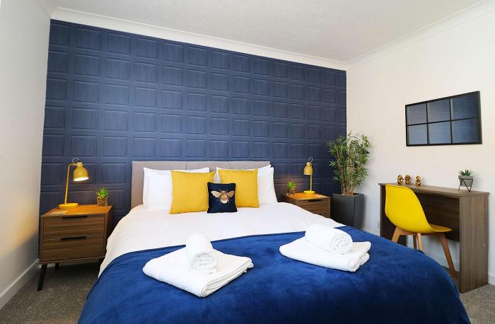 Lancaster 2 Bedroom House - Driveway Parking