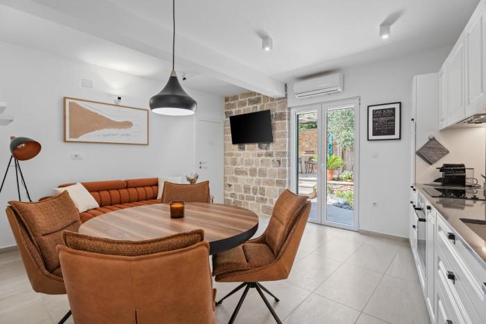 Casa olBol - Modern Apartment with Seaview and Private Large Backyard