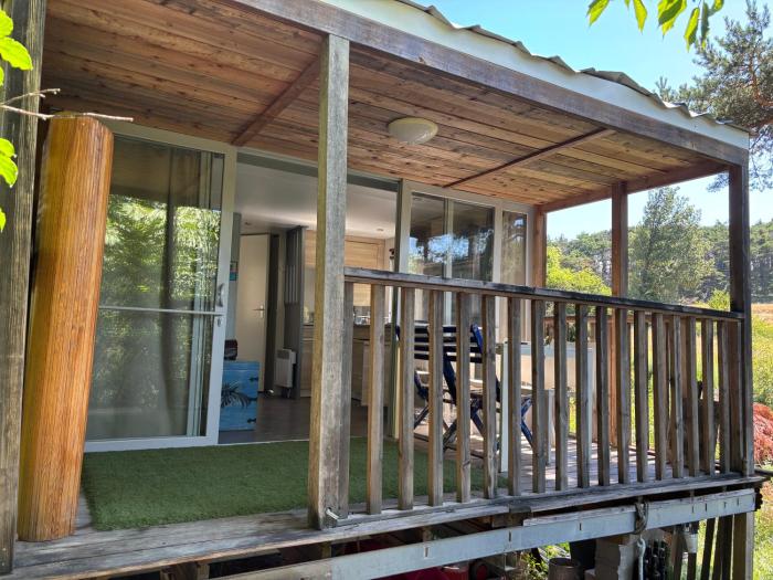 Mobile-home dans un camping