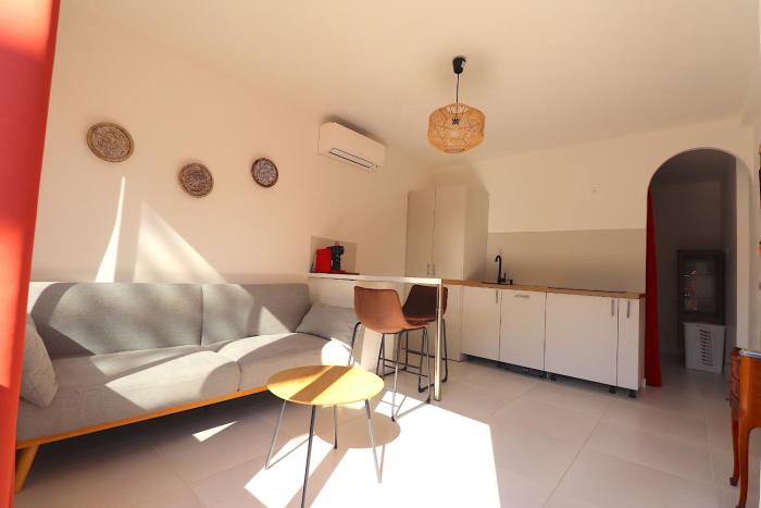 T2 Ajaccio- Neuf tout confort- Wifi et Parking gratuit- 5min du centre ville- Proche aéroport et port- secteur Finosello