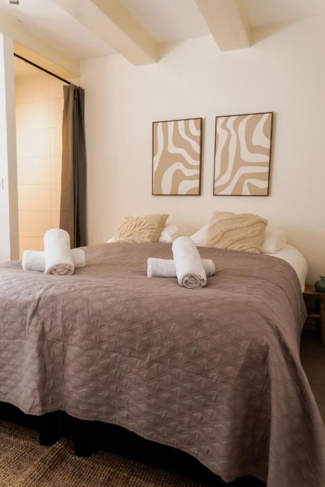 Chic Rembrandt Flat near Bars, Cafés, Museums