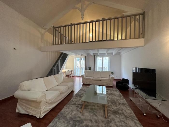 Loft 150 m2 Parking Hyper centre