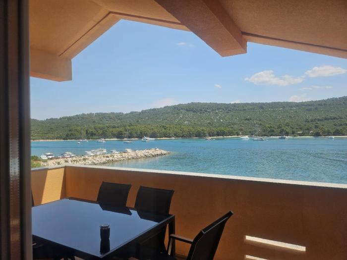 5m to sea, breathtaking view, newly renovated apartment